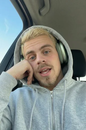 Custom AI avatar talking in UGC video